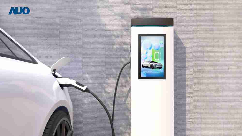 友達〝EVSE車用充電樁解決方案〞專為電動汽車充電樁設計，，，具有高亮度、、、、克服戶外艱難環境的耐溫、、、、耐紫外線等特性，，並搭載散熱性及擴充性強的高效能工業電腦，，，可實現人機互動訴求，，，如資訊顯示、、、支付等應用